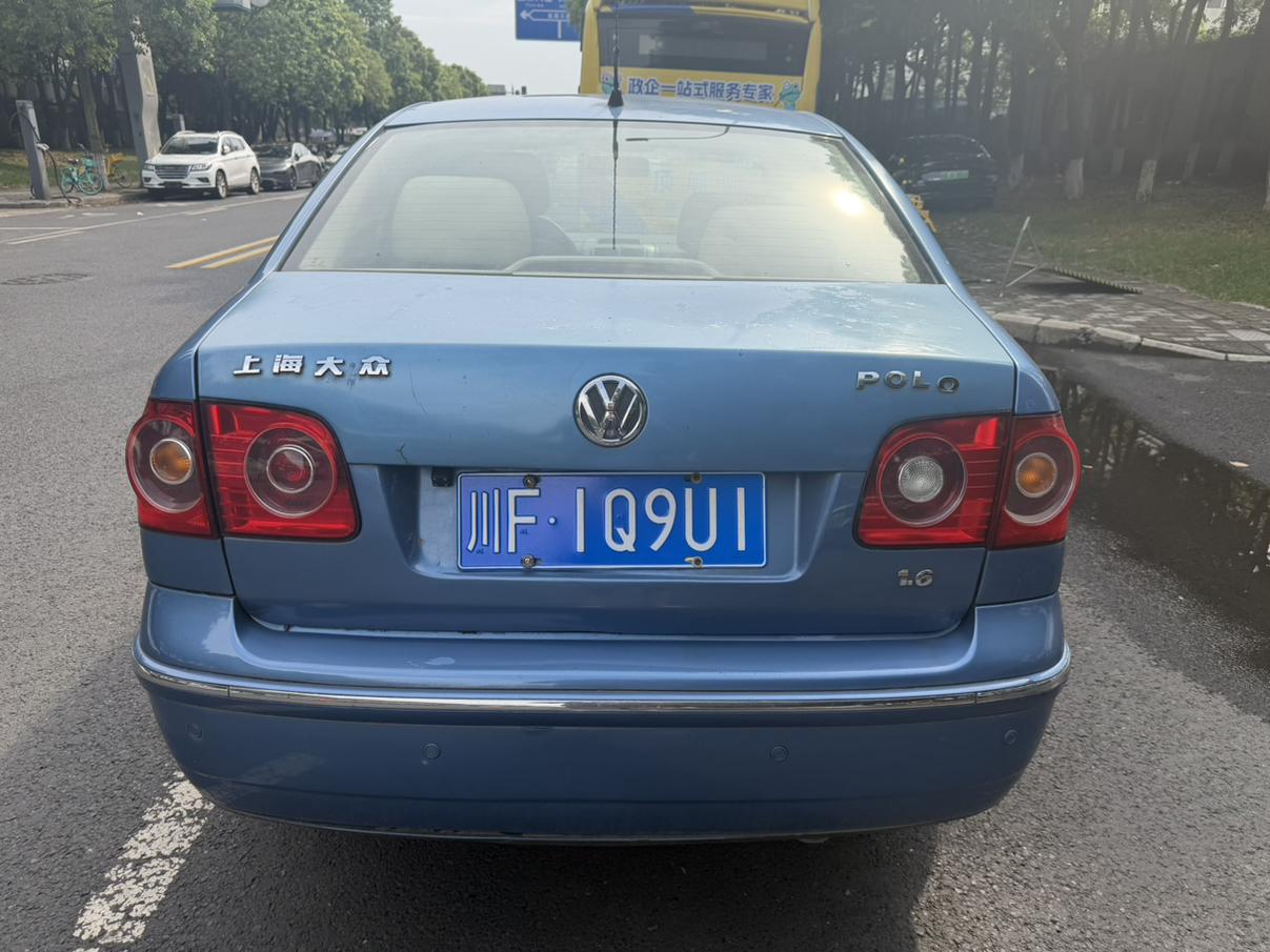 Volkswagen Polo 2009 thumb 4