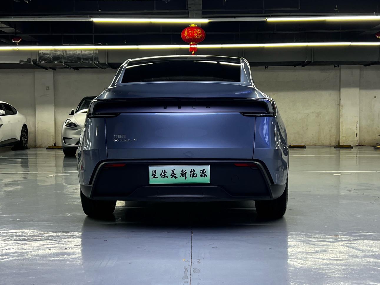 Tesla Model Y 2025 thumb 4