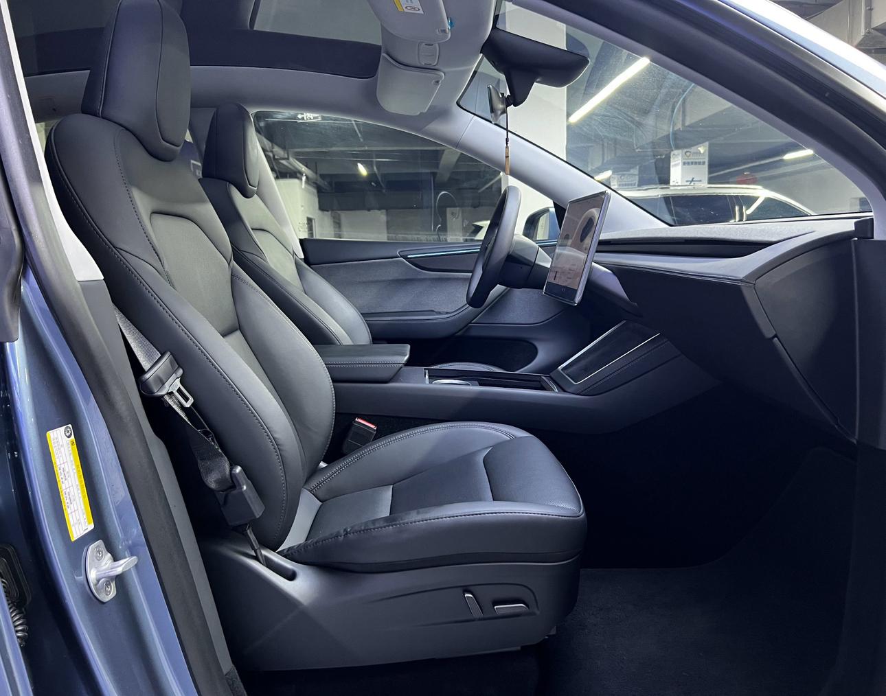 Tesla Model Y 2025 thumb 10