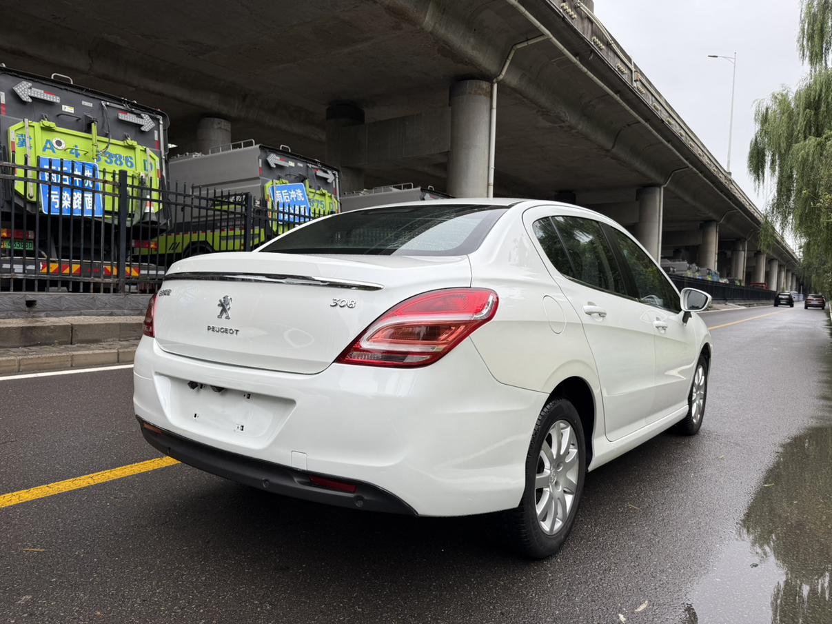 Peugeot 308 2014 thumb 3