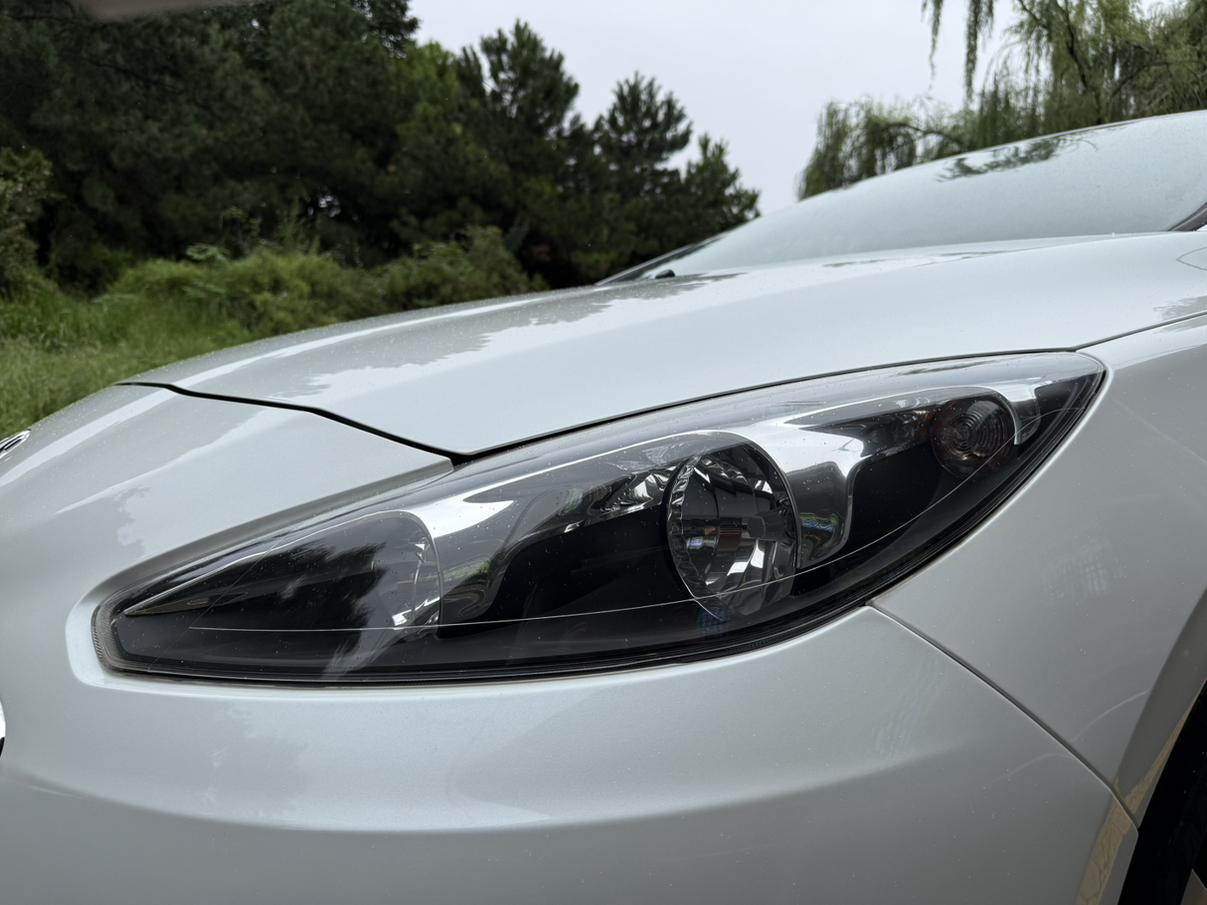 Peugeot 308 2014 thumb 6