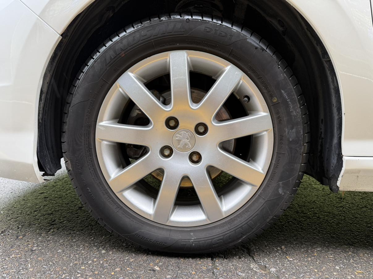 Peugeot 308 2014 thumb 7