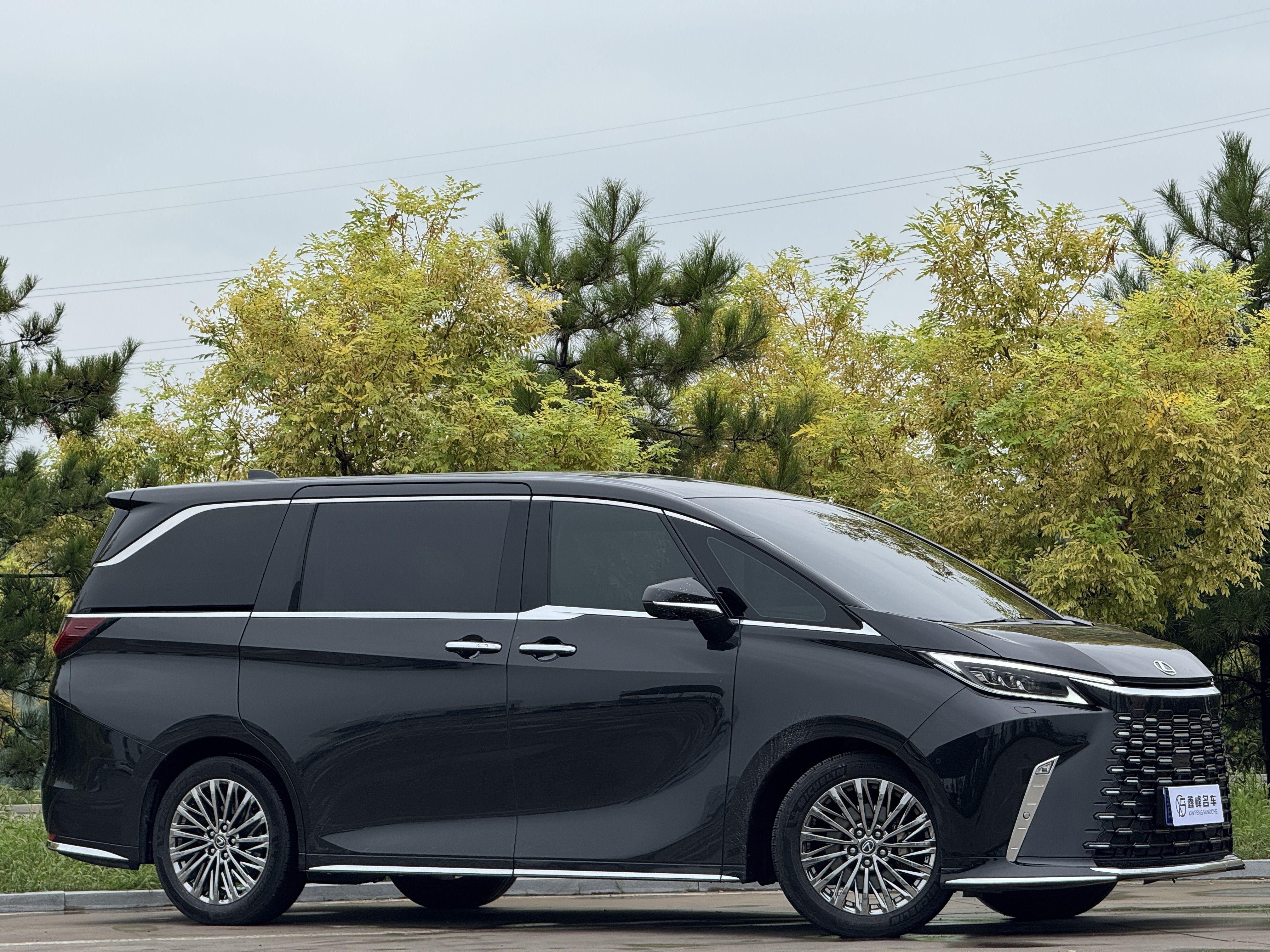 Lexus LM 2023 thumb 4