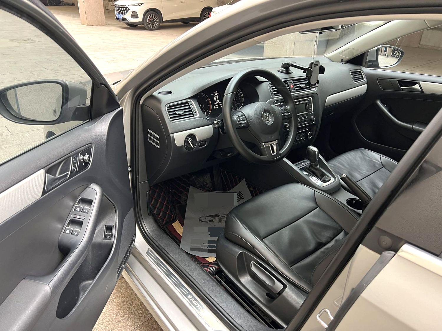 Volkswagen Sagitar 2014 thumb 4