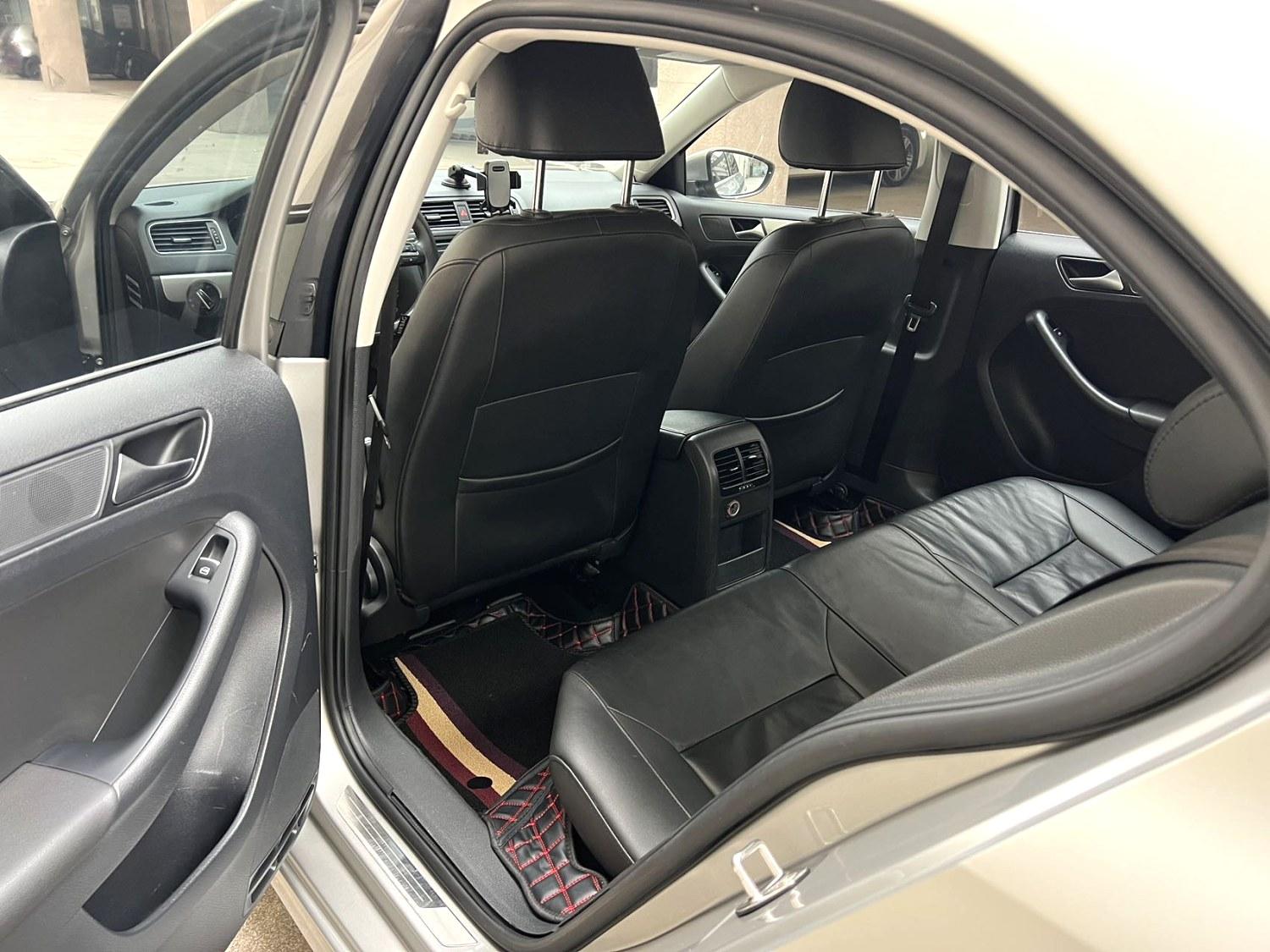 Volkswagen Sagitar 2014 thumb 6