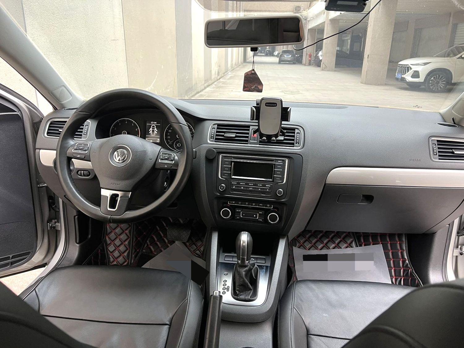 Volkswagen Sagitar 2014 thumb 12
