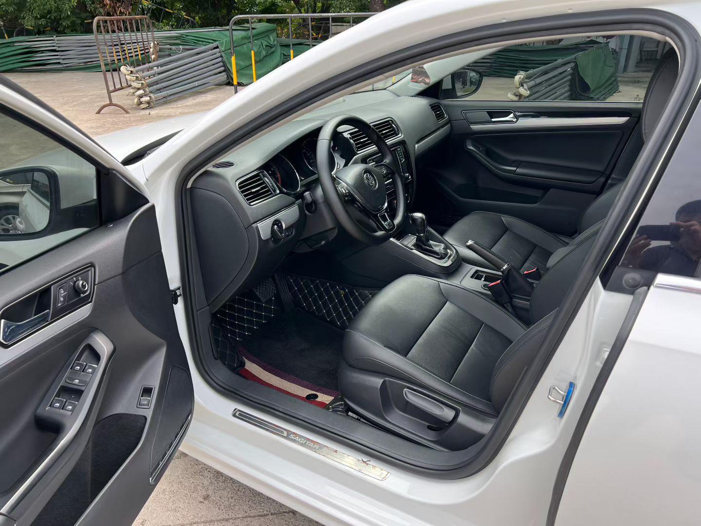 Volkswagen Sagitar 2018 thumb 4