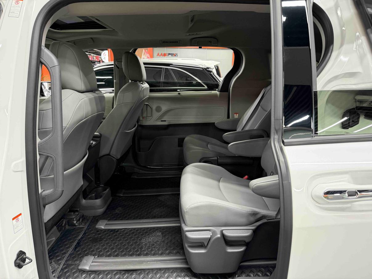 Toyota Granvia 2024 thumb 10