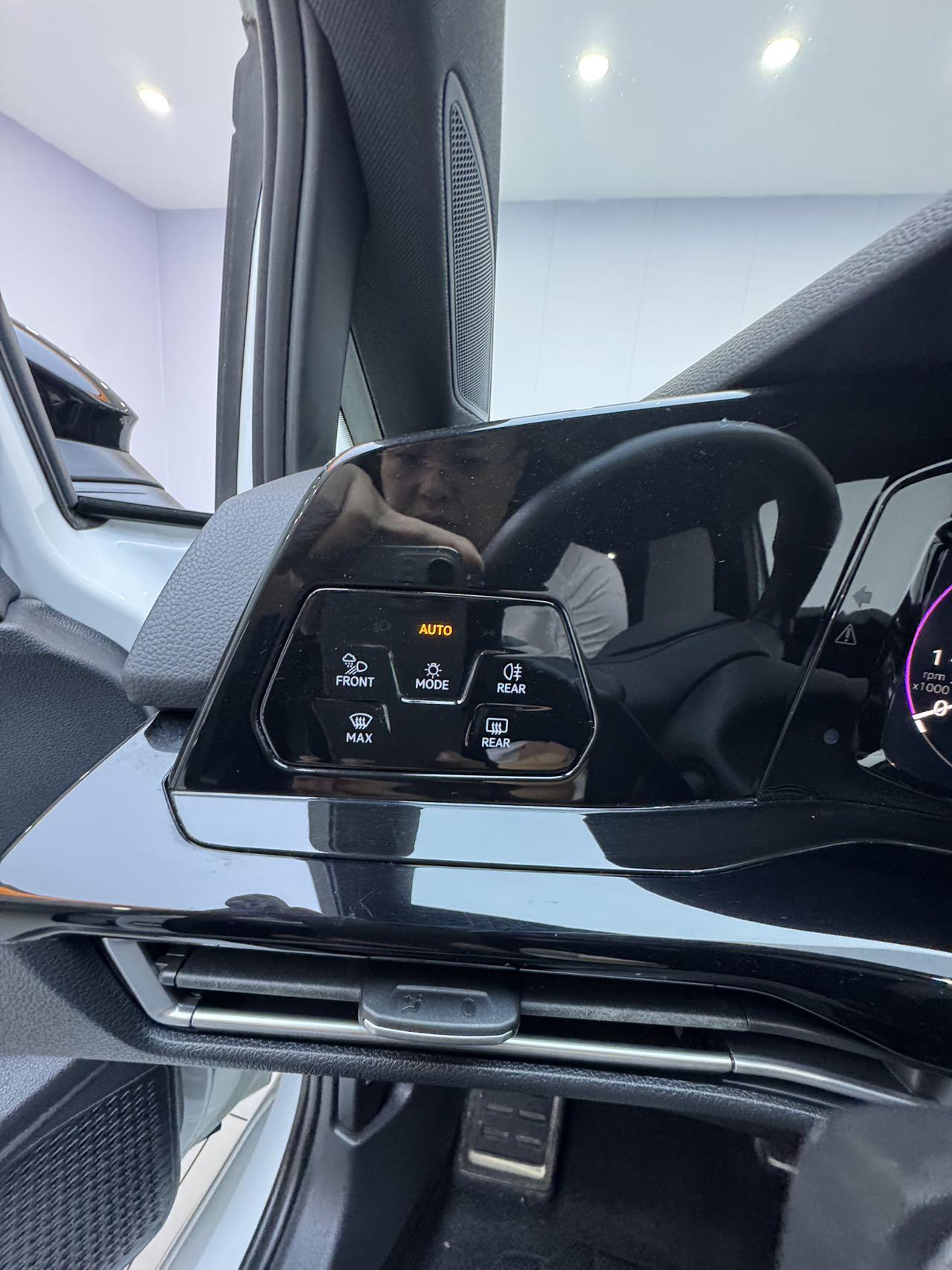 Volkswagen Golf Sportsvan 2021 thumb 12