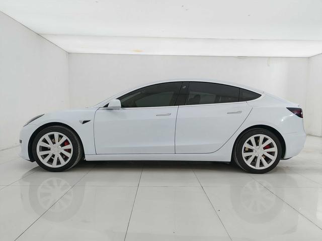 Tesla Model 3 2020 thumb 2