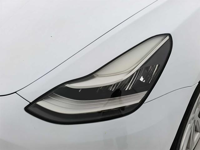Tesla Model 3 2020 thumb 10