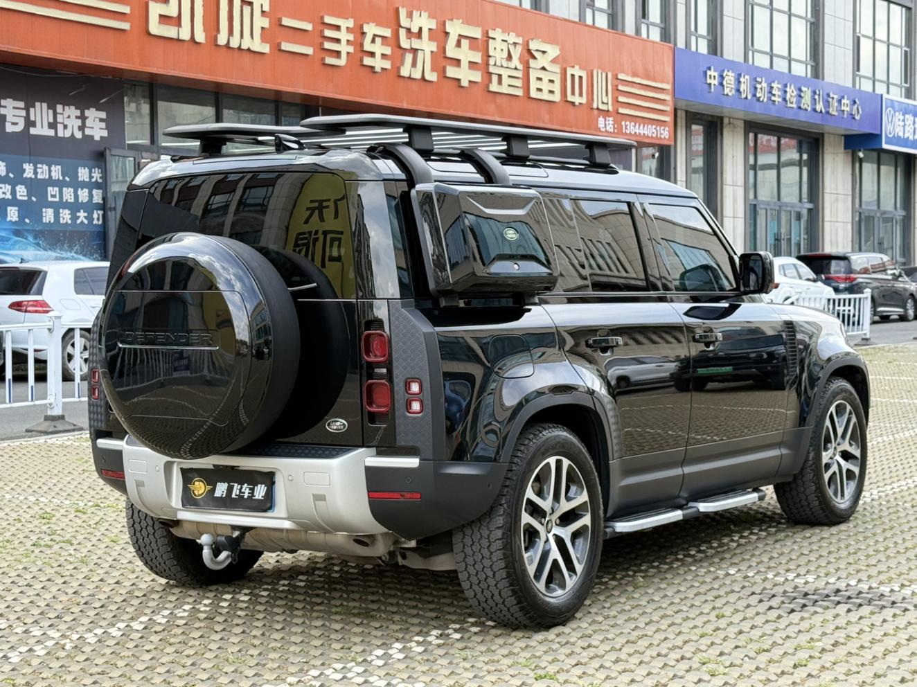 Land Rover Defender 2024 thumb 4