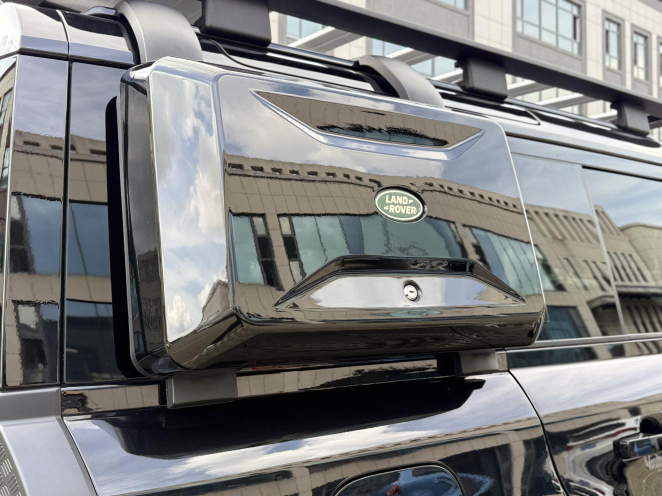 Land Rover Defender 2024 thumb 8