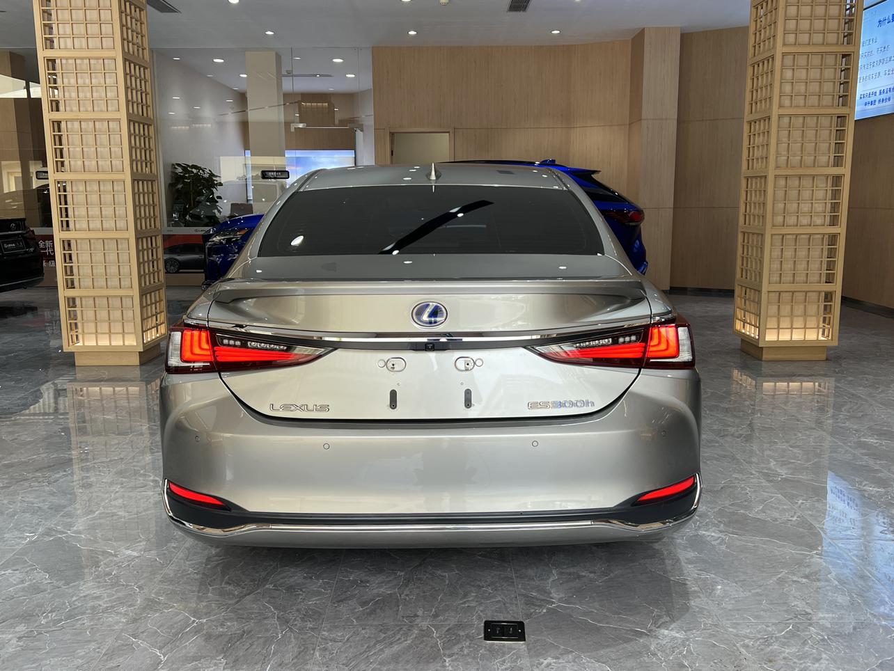 Lexus ES 2020 thumb 3