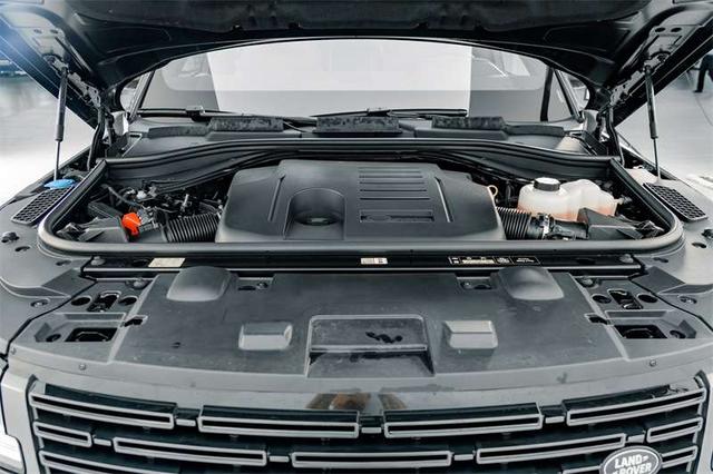 Land Rover Range Rover Sport 2025 thumb 3