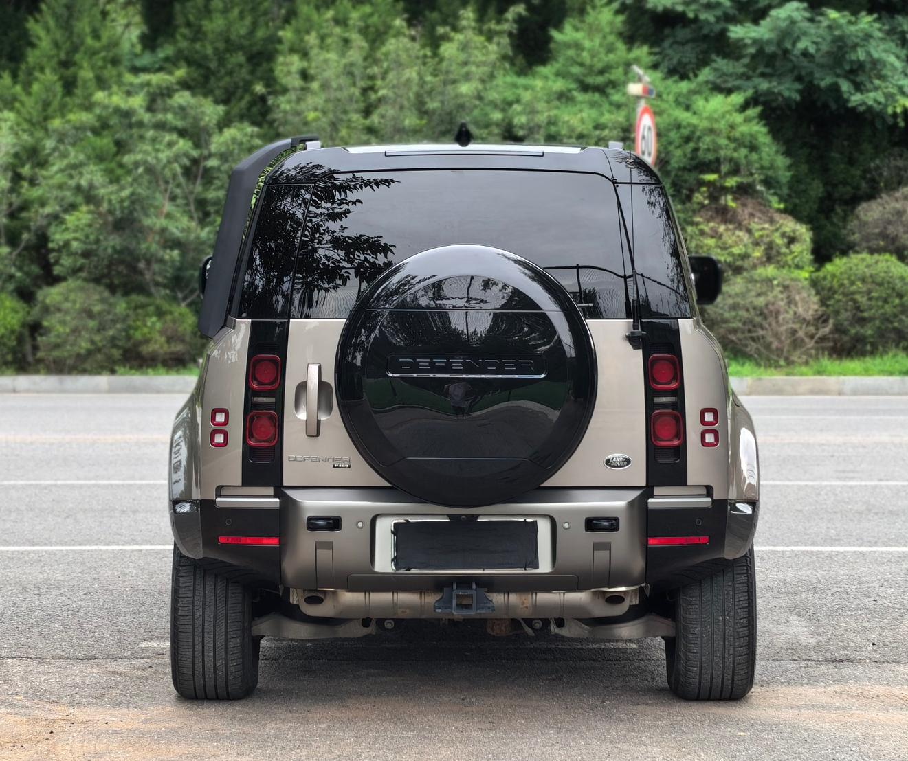 Land Rover Defender 2022 thumb 2