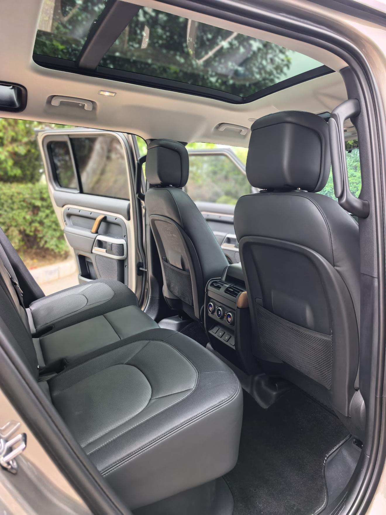 Land Rover Defender 2022 thumb 7