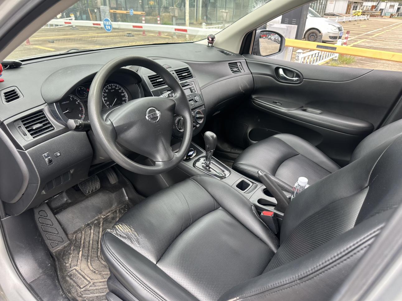 Nissan Tiida 2014 thumb 3