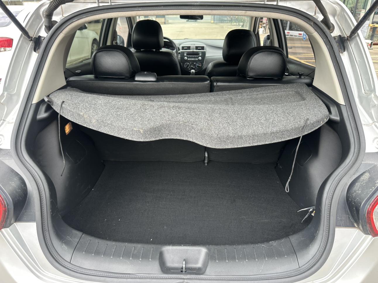 Nissan Tiida 2014 thumb 7