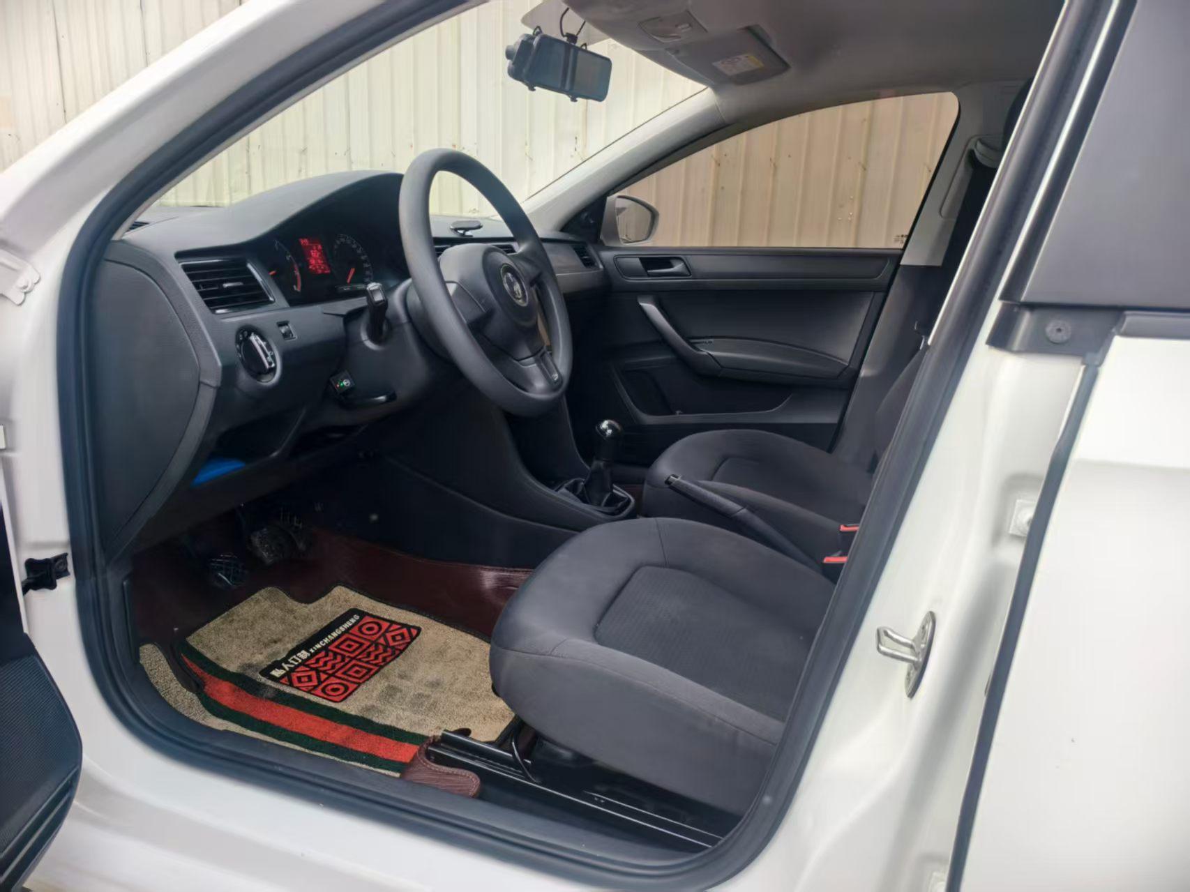 Volkswagen Santana 2019 thumb 6