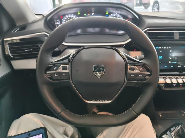Peugeot 408 2022 thumb 6