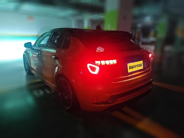 Lynk & Co 02 Hatchback 2021 thumb 2