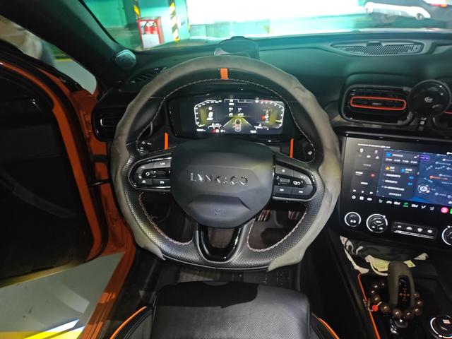 Lynk & Co 02 Hatchback 2021 thumb 5
