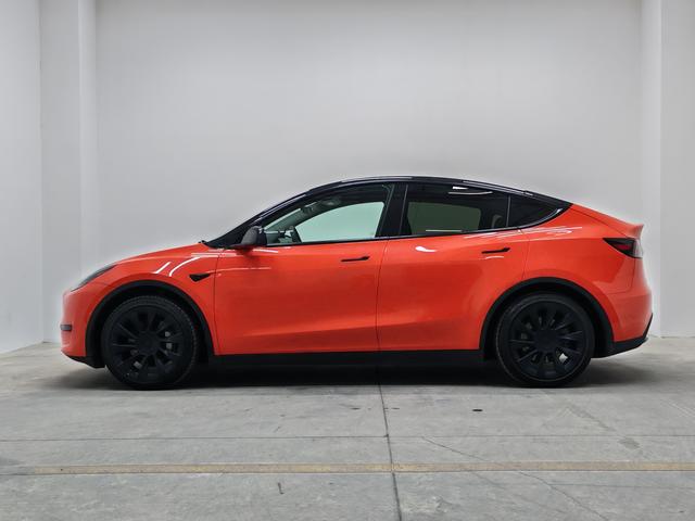 Tesla Model Y 2022 thumb 2