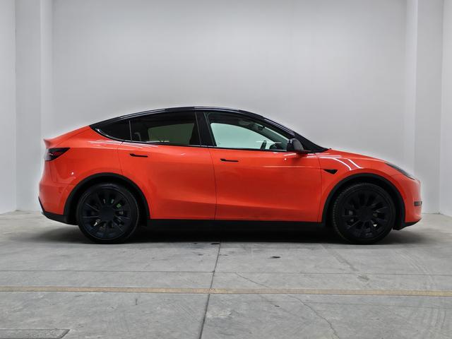 Tesla Model Y 2022 thumb 6