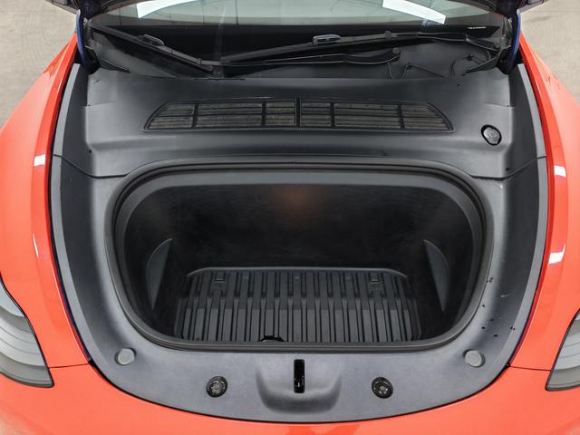 Tesla Model Y 2022 thumb 8