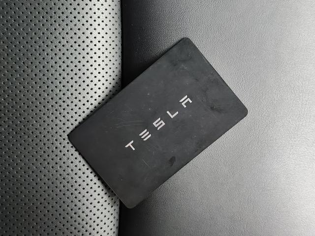 Tesla Model Y 2022 thumb 9