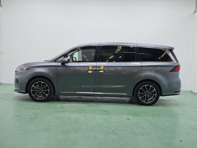 Roewe iMAX8 2023 thumb 2