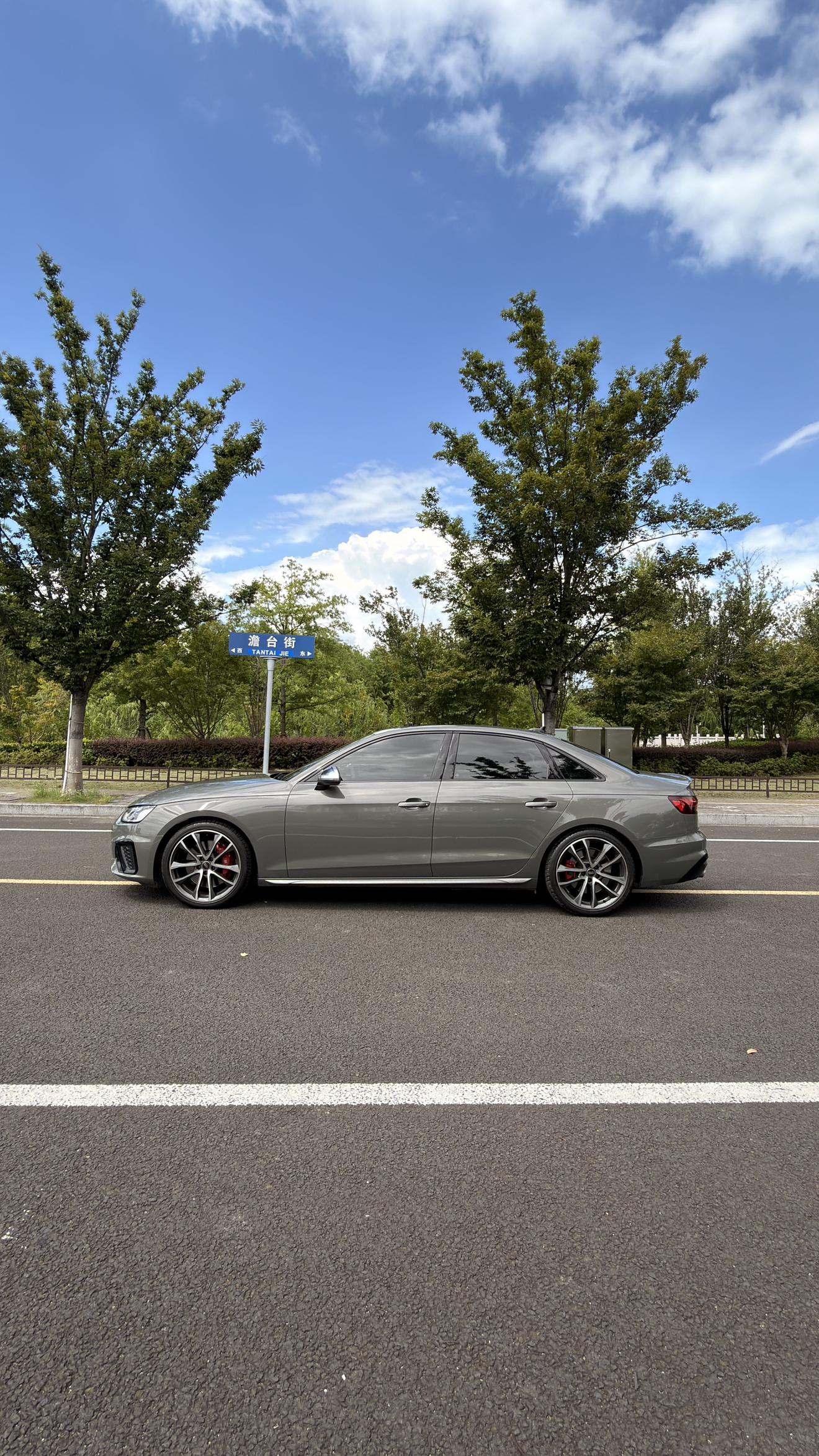 Audi S4 2023 thumb 3