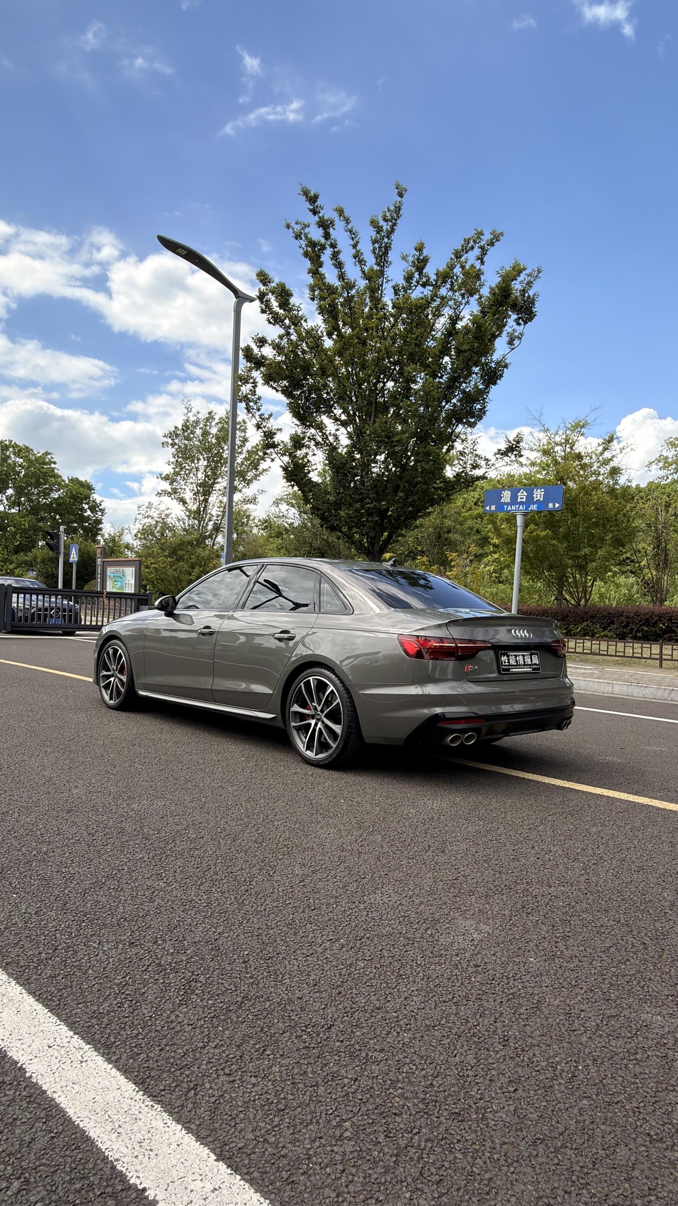 Audi S4 2023 thumb 5
