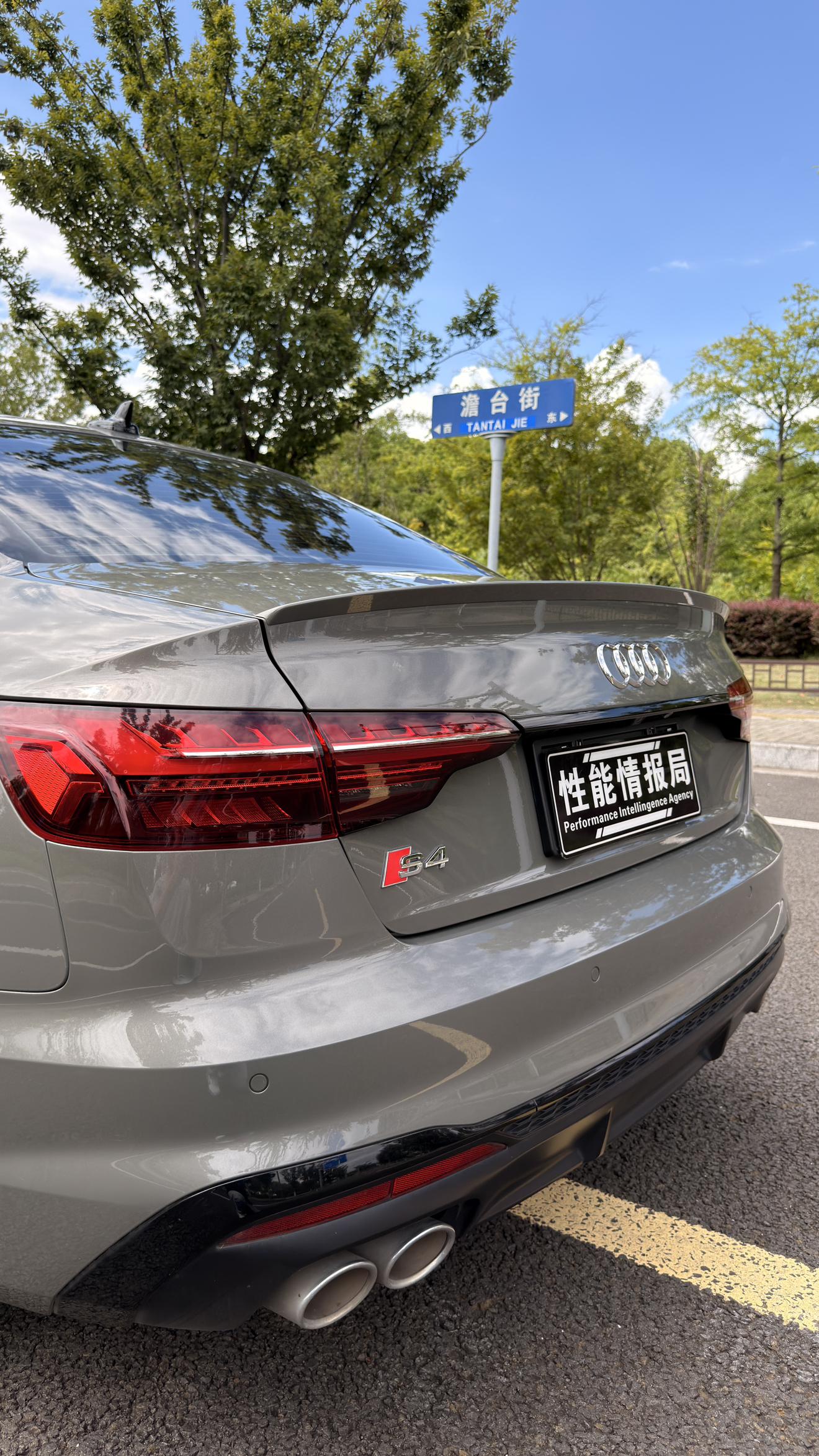 Audi S4 2023 thumb 7