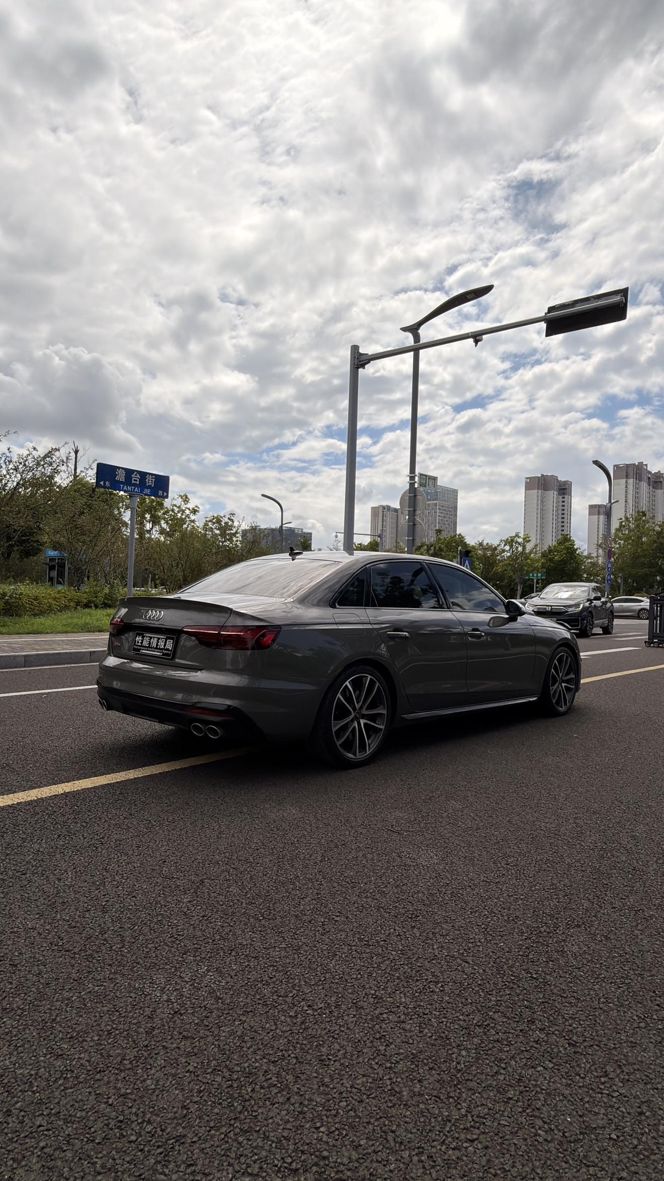 Audi S4 2023 thumb 8