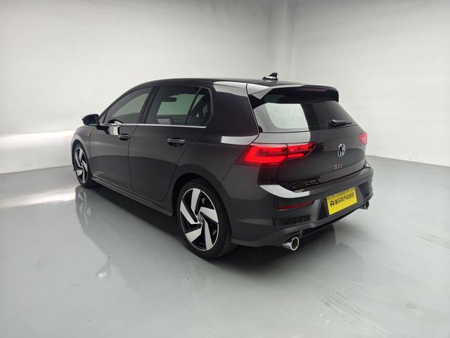 Volkswagen Golf GTI 2023 thumb 3