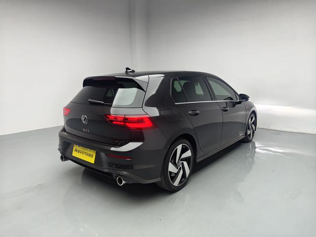 Volkswagen Golf GTI 2023 thumb 5