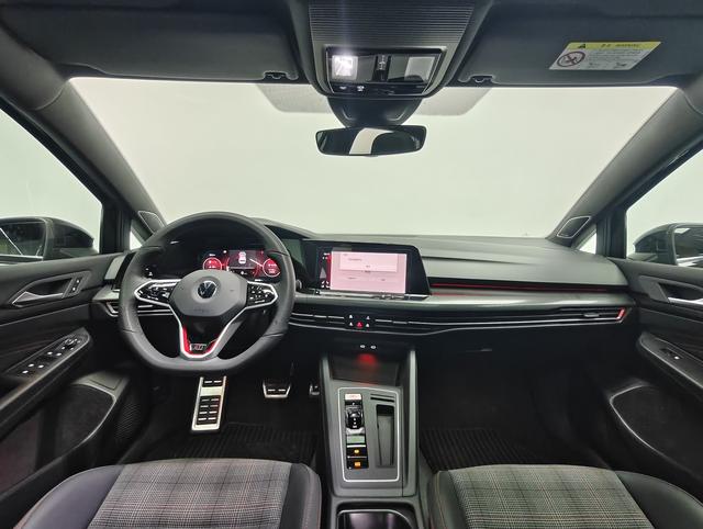 Volkswagen Golf GTI 2023 thumb 12