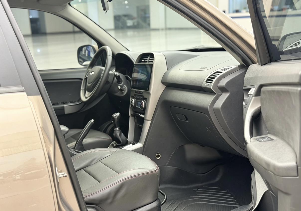 Chery Tiggo 3 2015 thumb 6