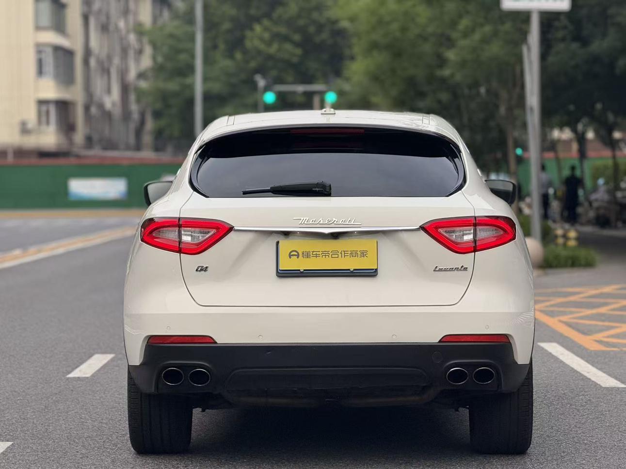 Maserati Levante 2016 thumb 4