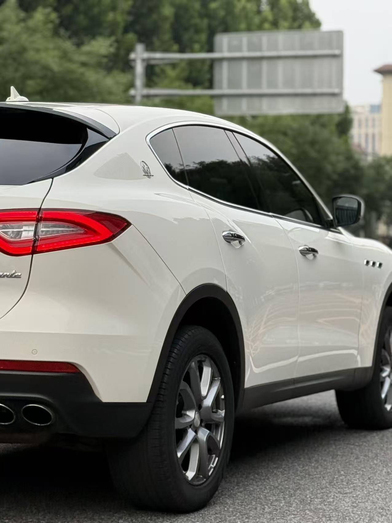 Maserati Levante 2016 thumb 9