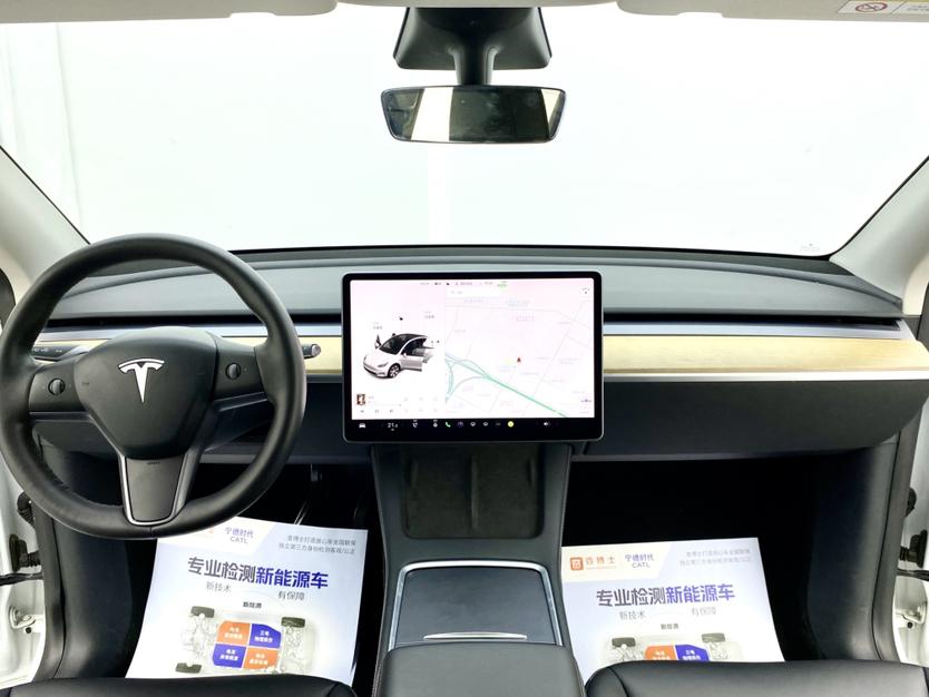 Tesla Model Y 2021 thumb 11