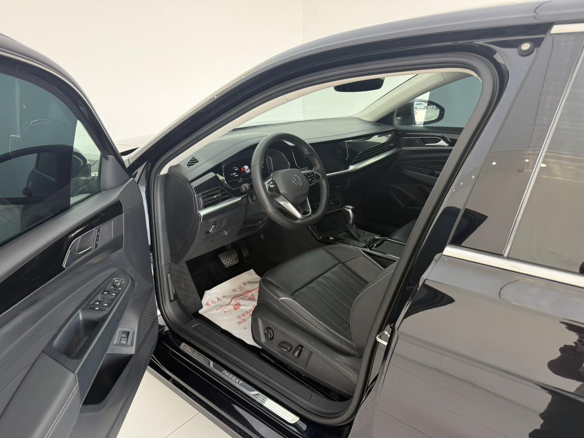 Volkswagen Passat (North America and China) 2023 thumb 12