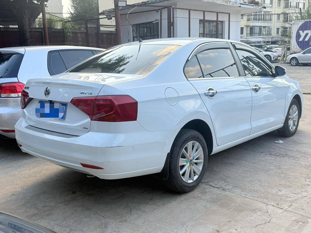 Volkswagen Jetta 2017 thumb 4