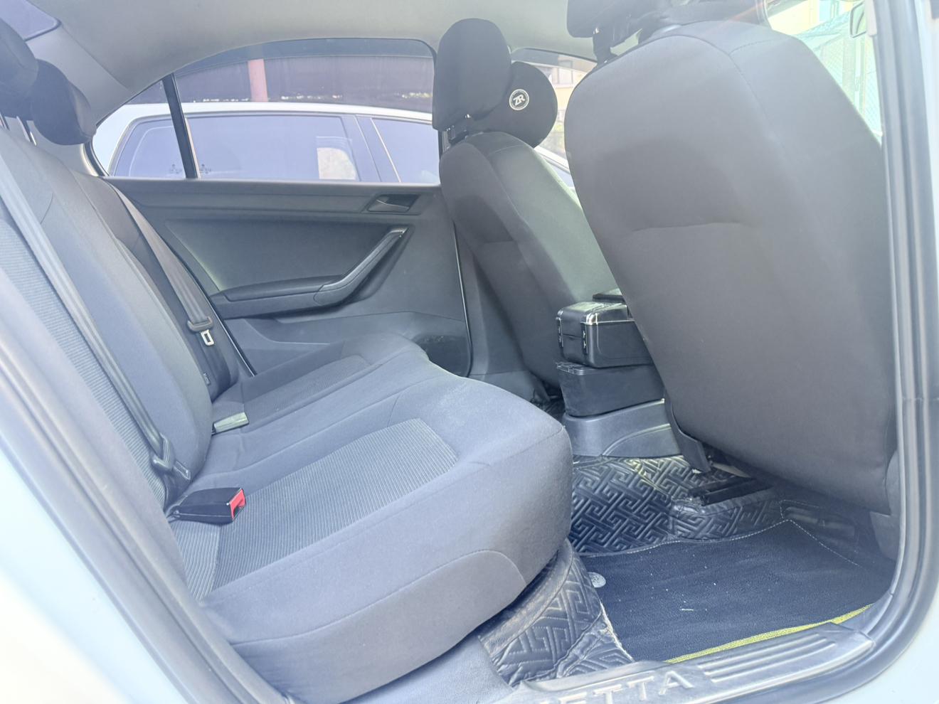 Volkswagen Jetta 2017 thumb 8