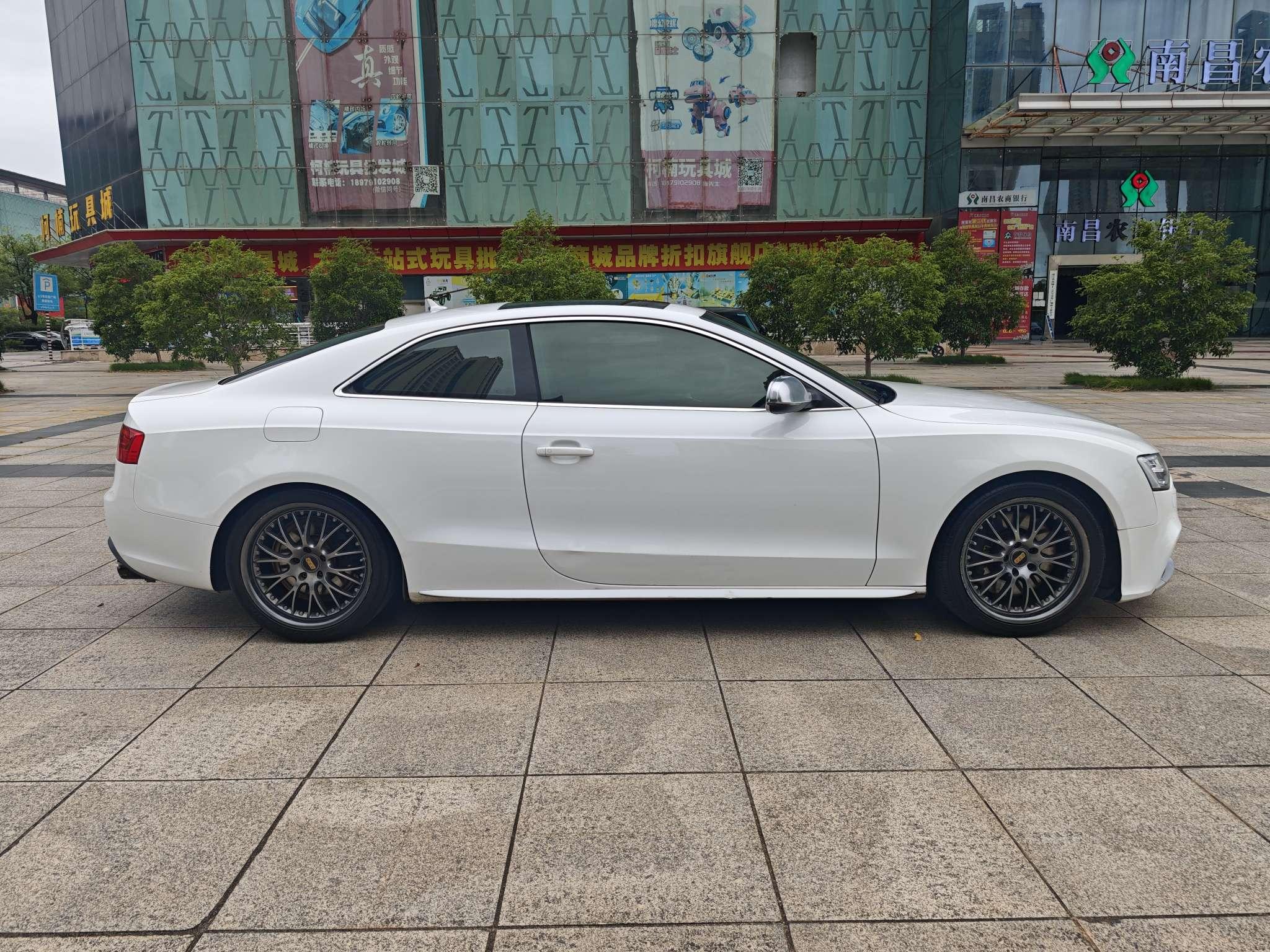 Audi A5 2012 thumb 6