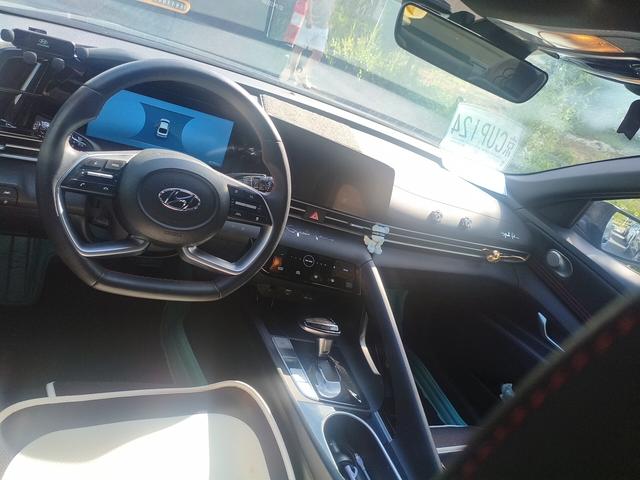 Hyundai Elantra 2022 thumb 3