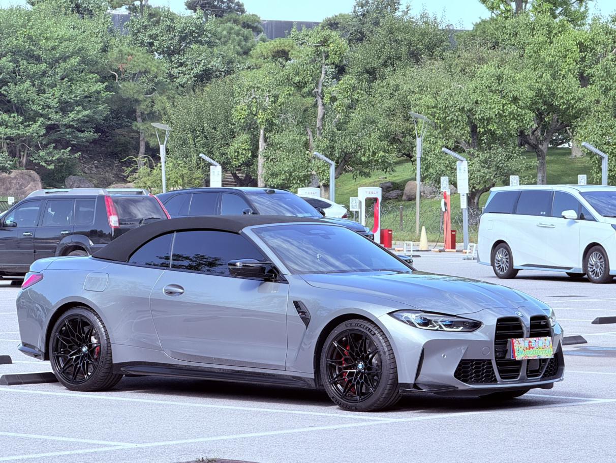 BMW M4 2024 thumb 9