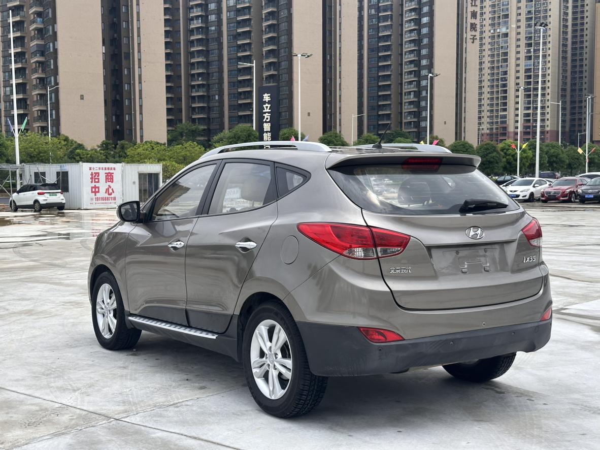 Hyundai ix35 2012 thumb 2